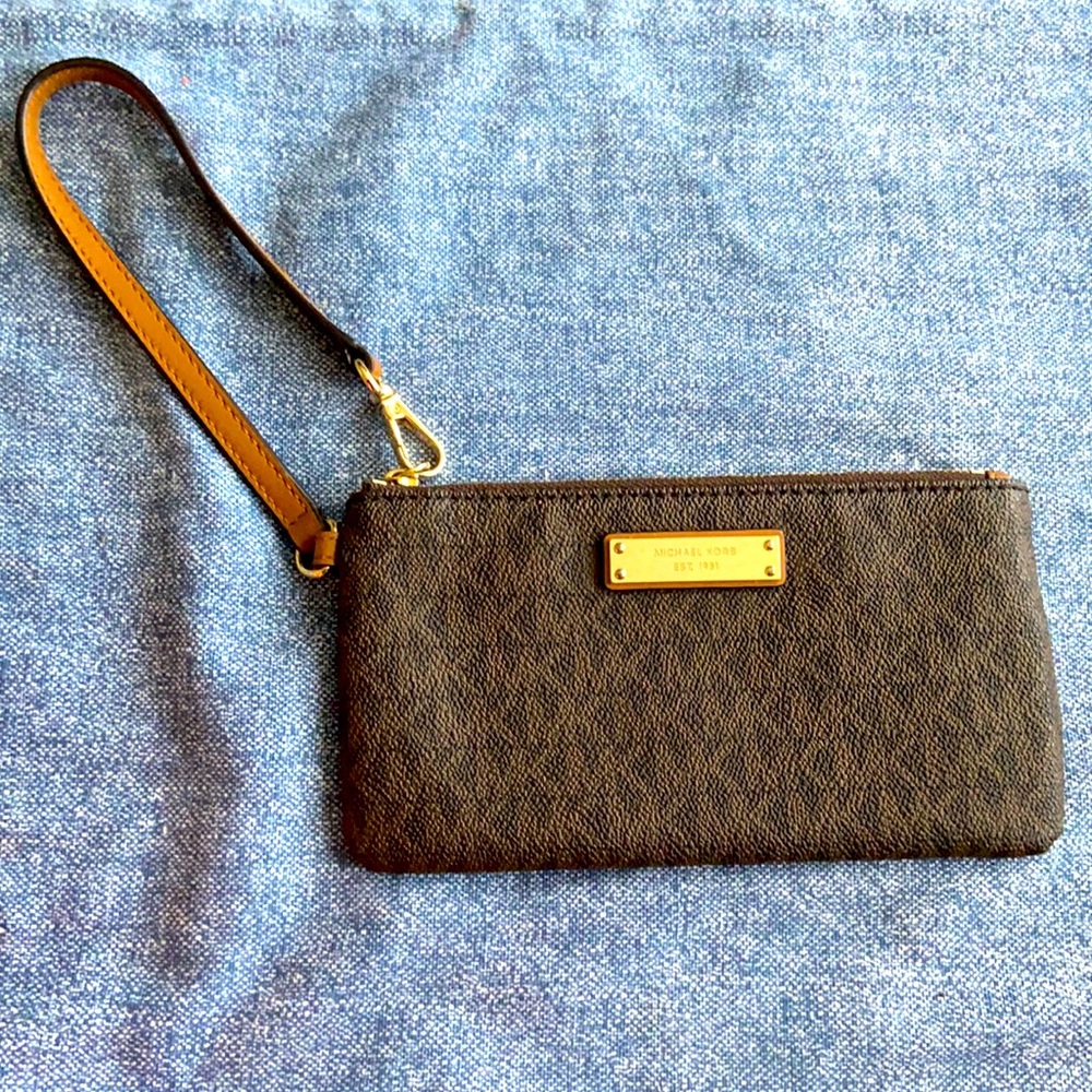 Michael Kors wristlet